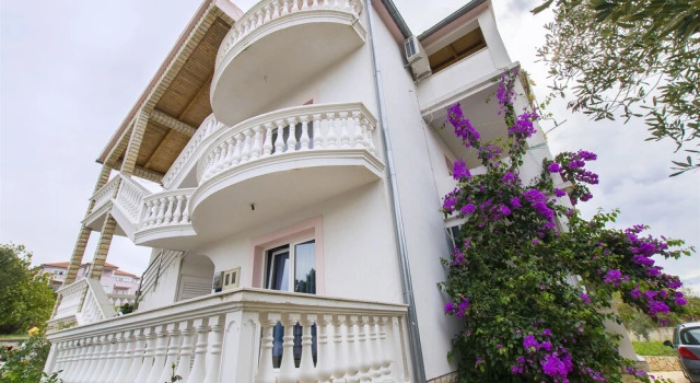 Apartments Ljubica, Забронировать Апартаменты/квартира Муртер 