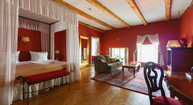 The Three Sisters Hotel
