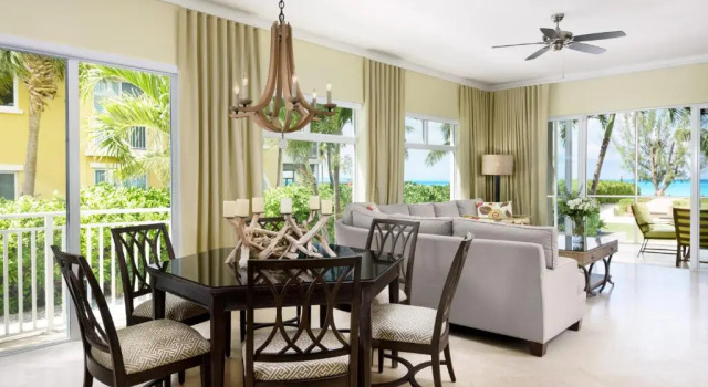 Люкс с 3 комнатами oceanfront The Venetian on Grace Bay