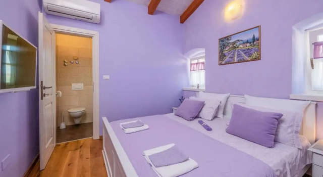 Beautiful Home in Pula With Wifi and 3 Bedrooms, Rezervovat Hotel Hotely v Pula Region s parkováním, Parkování
