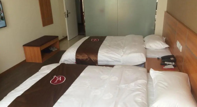 Двухместный номер Standard Shankee Hotel (Zhoukou Chuanhui District Red Star Macalline)