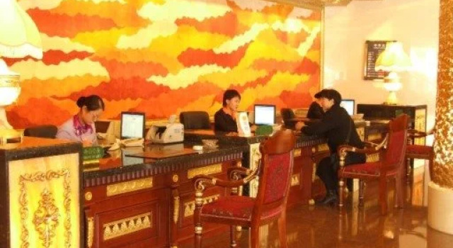 Jinjiang Grand Hotel, Book Hotel Hoteller i Tangshan med pool, Swimmingpool