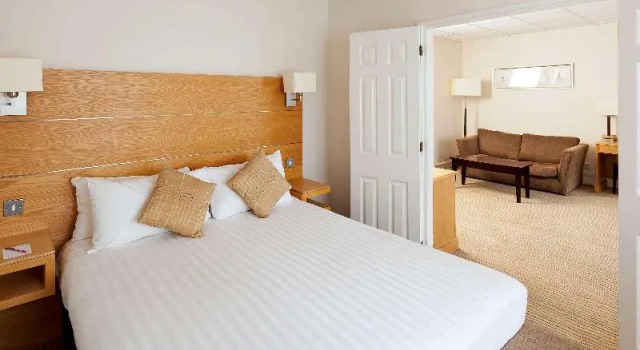 Трёхместный номер Standard Mercure Hull Grange Park Hotel