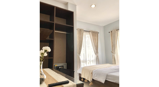 Superior Zimmer Behomy Corner 8 Lippo Karawaci