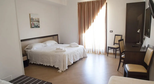 Трёхместный номер Superior с балконом Albergo Perseo