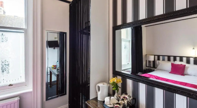 Одноместный номер Superior Paskins Town House