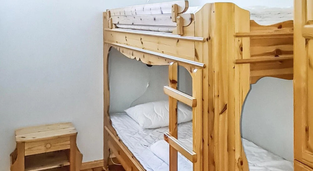 Amazing Apartment in Sälen With Sauna, Wifi and 3 Bedrooms, Rezerwuj Apartament Hotele w Svealand z parkingiem, Parking