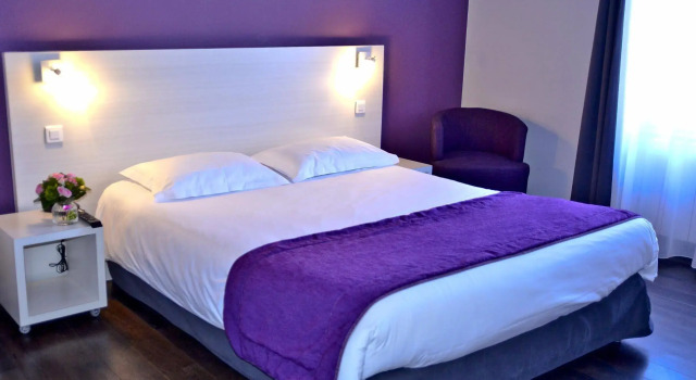 Hôtel Le Comty, Boek Hotel Feurs Parijs