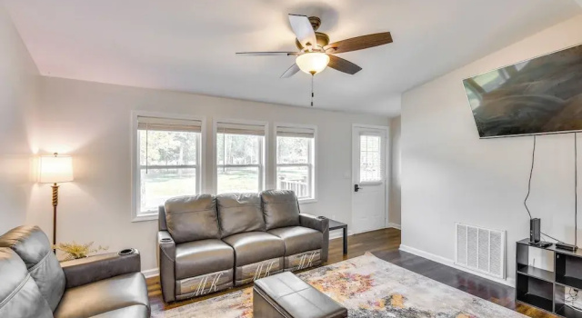 Апартаменты 2 Mi to Lake Michigan: Pet-friendly Sawyer Apt