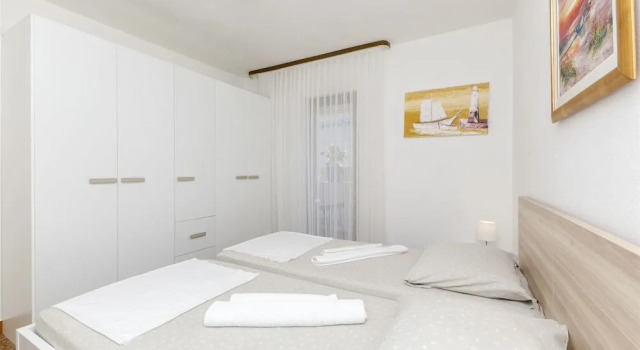 Apartments Denis, Rezerwuj Apartament Hotele w Split-Dalmatia County z parkingiem, Parking