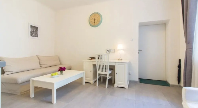 Prague City Apt on WenceslasSquare for 6, Забронировать Отель Прага 01 Прага, рядом с И. П. Павлова
