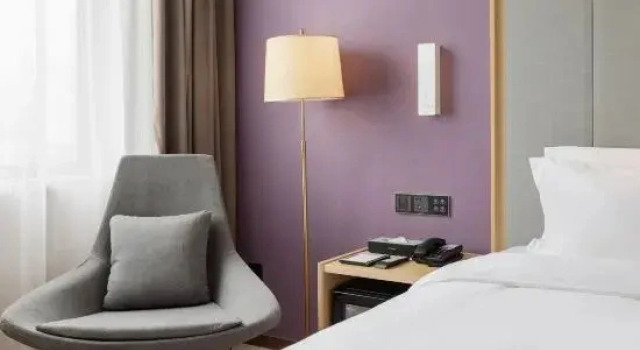 Номер Standard с балконом Nanzhou Hotel
