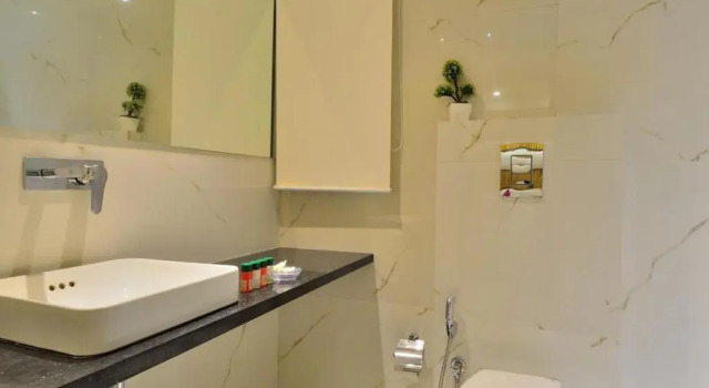 Номер Deluxe Aman Continental With Restaurant - 5Mins from Connaught Place ,Railway Station & Metro
