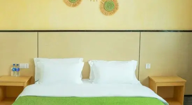 Люкс Jinghong Minjiang Hotel (Mannongfeng Mengle Grand Buddha Temple)