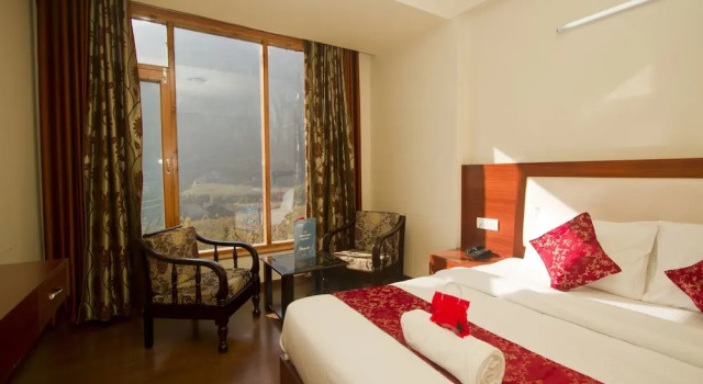 OYO 2943 Hotel Eco Groves