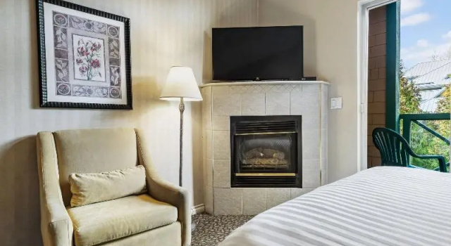 Люкс Deluxe Pinnacle Hotel Whistler