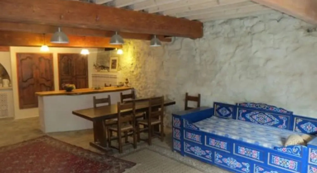 Gite le Barry D'Espine, Rezerwuj Hotel Hotele w Comus z parkingiem, Parking