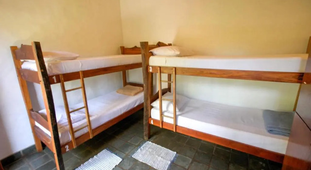 Кровать в общем номере (мужской номер) Pousada e Hostel Pé no Mato