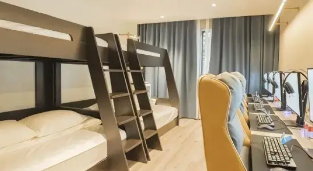 Кровать в общем номере Netfish Esports Hotel (AntingSubwayStationBranchShanghaiAutomotiveConventionandExhibitionCenter)