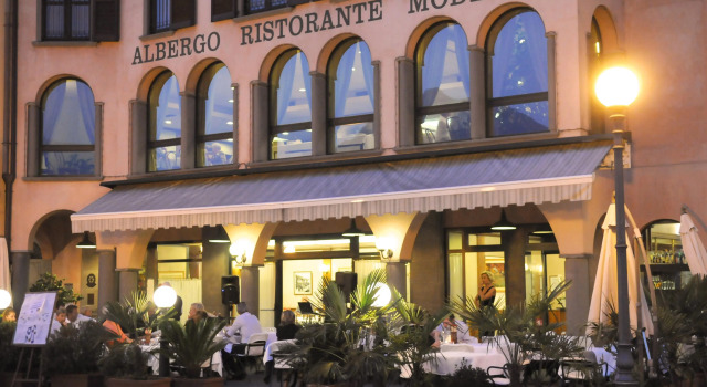 Albergo Moderno, Забронировать Отель Отели и гостиницы Ловере, Отель