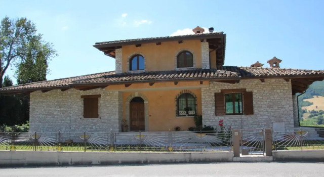 Calbertone Family and Bike Holidays, Rezervovat Hotel Urbino 