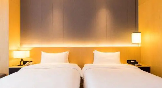 Days Hotel Fuzhou Xiangfeng (May Fourth North Taihe Plaza Store), Rezerwuj Hotel Hotele w Mawei z parkingiem, Parking