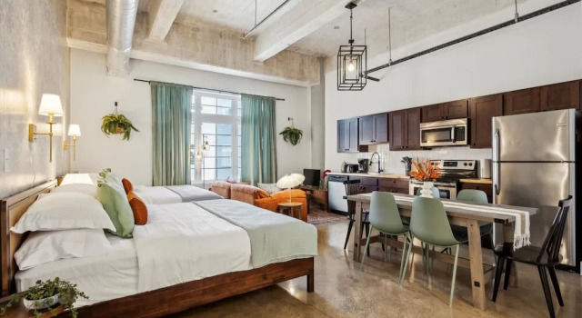 Студия Storehouse Lofts