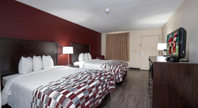 Четырёхместный номер Deluxe Red Roof Inn Prattville