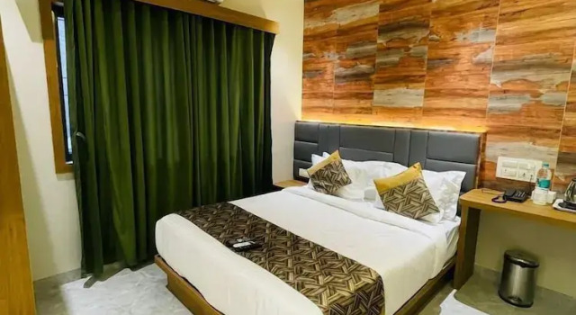 Двухместный номер Deluxe HOTEL DOUBLE CROWN Mumbai AIRPORT T2