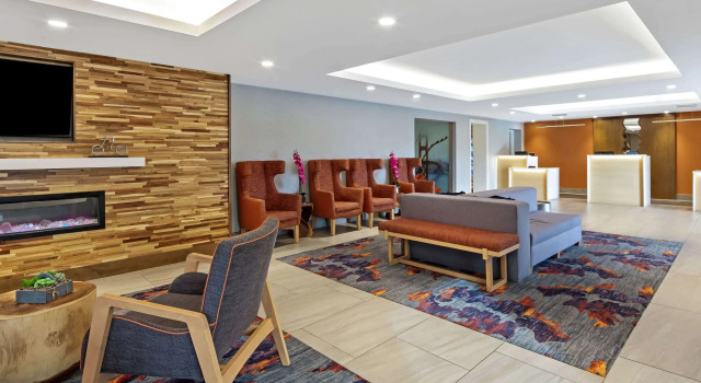 La Quinta Inn & Suites by Wyndham San Francisco Airport N