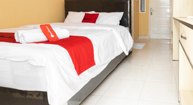 RedDoorz near Citraland Manado (Formerly RedDoorz near Klabat Stadium Manado), Prenota Hotel Manado 