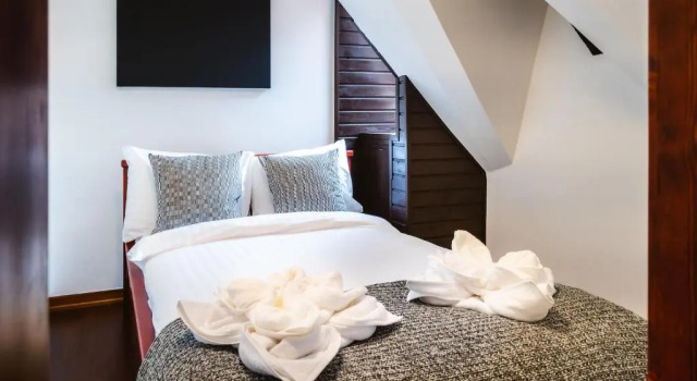 5BR 2BATH Masarykovo nábřeží apartment, Забронировать Апартаменты/квартира Прага Чехия, рядом с Каролинум