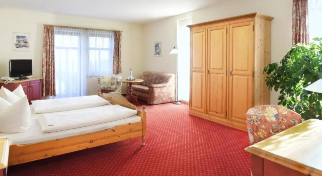 Полулюкс Hotel Neue Höhe