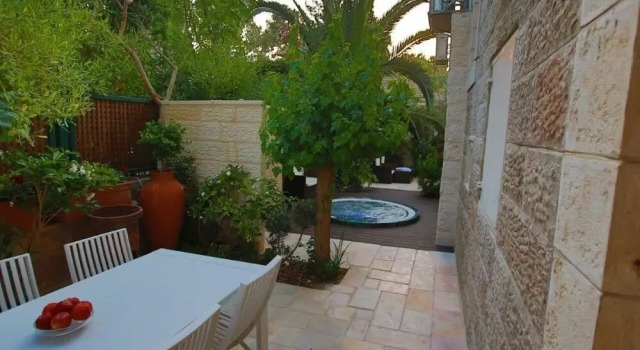 4 makuuhuonetta Deluxe duplex huone Luxurious Penthouse