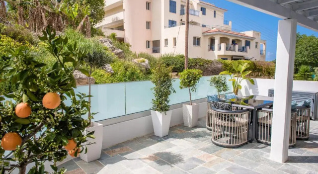 Номер Luxury Julipapas Gardens