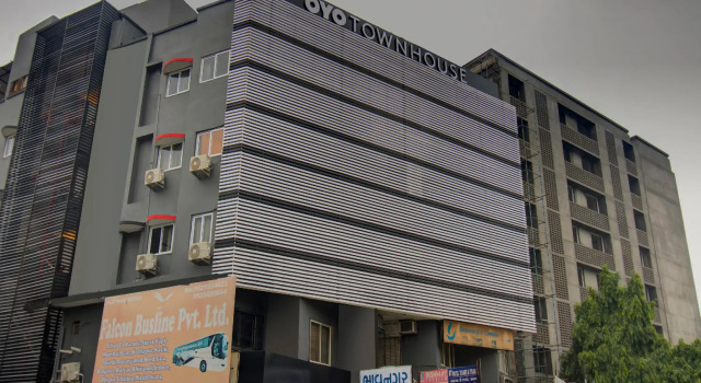 OYO Townhouse 165 Netaji Road, Rezervovat Hotel Hotely v Gujarat s parkováním, Parkování