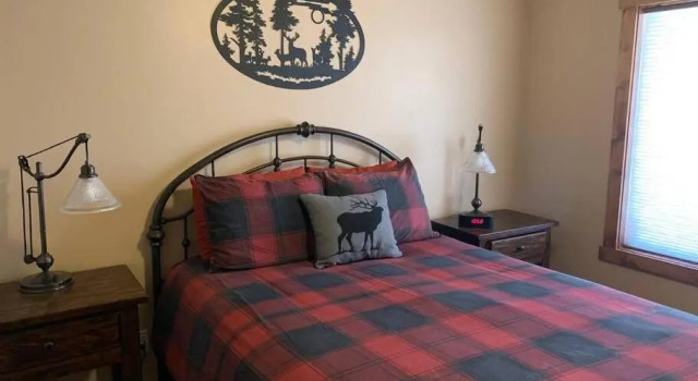 Skyfall Cabin. Stunning views, Hot Tub, minutes from Zion, Book Hotel Hoteller i Orderville med parkering, Parkering