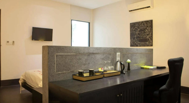 H Hotel Cambodia
