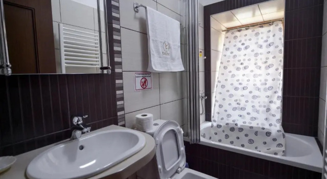 Полулюкс Hotel Kalemi 2