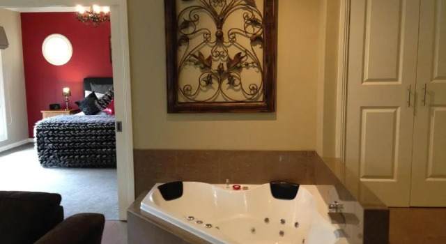 Номер Standard 3 Kings Bed and Breakfast