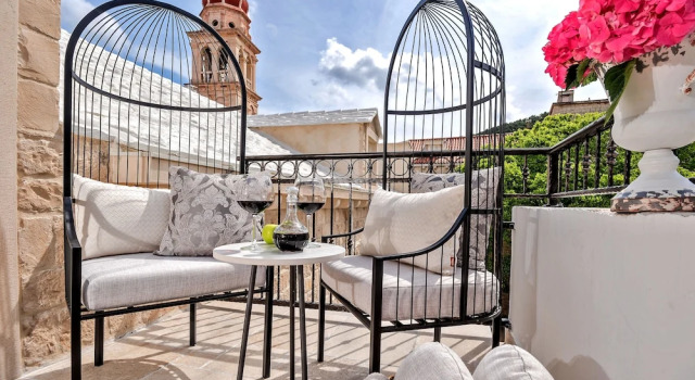 Номер Standard с балконом Puteus Palace Heritage Hotel