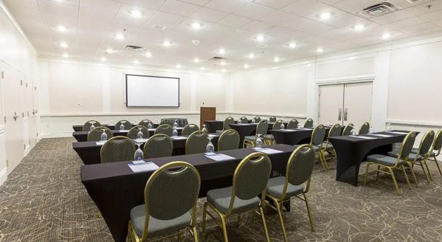 Двухместный номер Standard с видом на город Bay Harbor Hotel