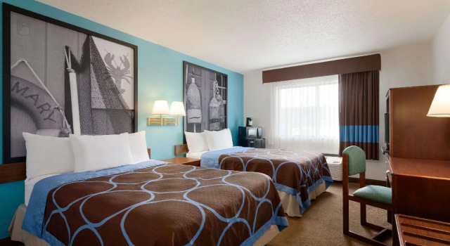 Четырёхместный номер Standard Super 8 by Wyndham Portland/Westbrook Area