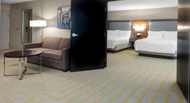 Четырёхместный люкс William Tell Hotel MOD Collection by Sonesta