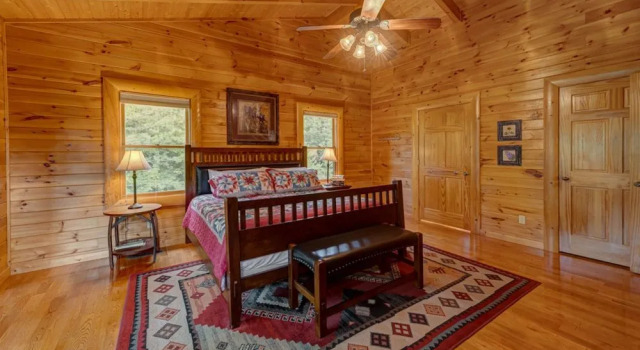 Bearway to Heaven by Escape to Blue Ridge, Book Hotel Hoteller i Necowa Cove med parkering, Parkering
