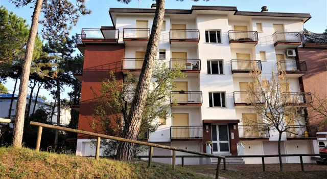 Spacious Flat on the 2nd Floor Located 300 Metres From the Beach by Beahost, Book Lejlighed Hoteller i Friuli Venezia Giulia med parkering, Parkering