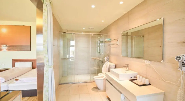 Четырёхместный номер Standard First Shanhai Hotel