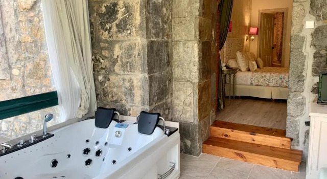 Полулюкс Deluxe Akla Hotel Palacio Torre de Ruesga