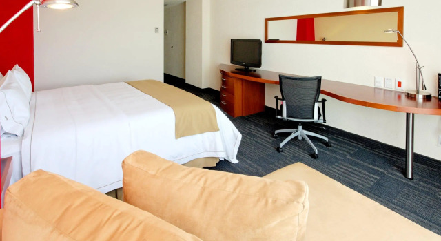 Двухместный номер Standard Holiday Inn Express Guadalajara Expo by IHG