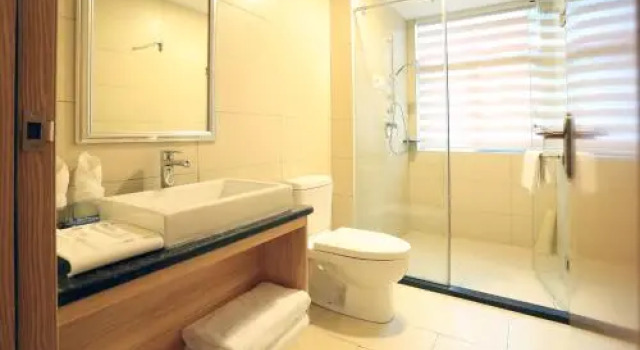 OYO Dapeng TIANDI Hotel, Rezerwuj Hotel Hotele w Shenzhen z parkingiem, Parking